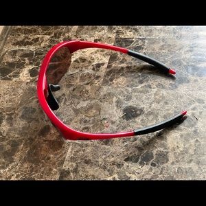 Unisex. Oakley sunglasses